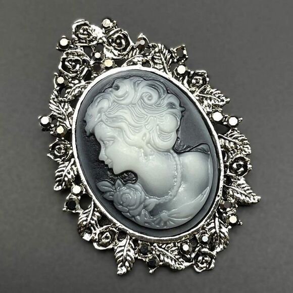 Silver with Gray Crystal Victorian Lady Cameo Vintage Style Pin Back Brooch - Picture 1 of 7